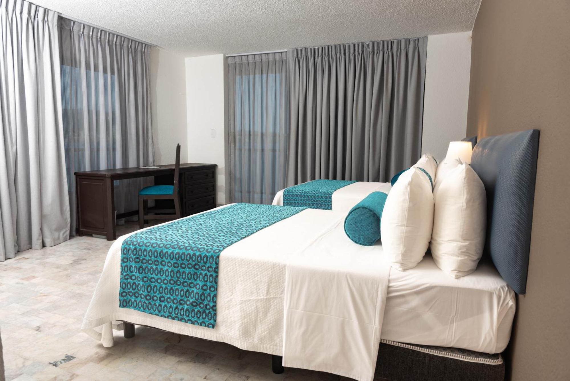 Ritz Acapulco All Inclusive エクステリア 写真 A bedroom at the hotel